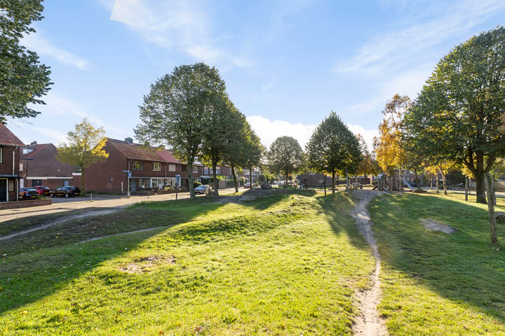 Bekijk foto 5 van Leeuwerikstraat 102