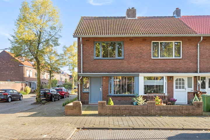 Bekijk foto 30 van Leeuwerikstraat 102