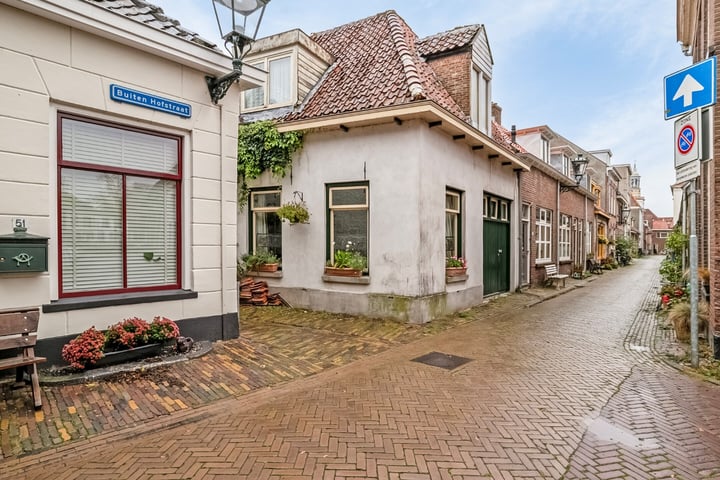 Bekijk foto 22 van Buiten Hofstraat 47