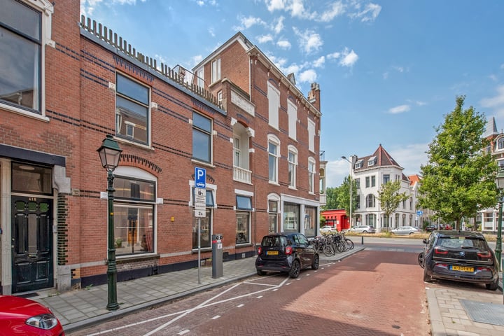 View photo 2 of Obrechtstraat 418