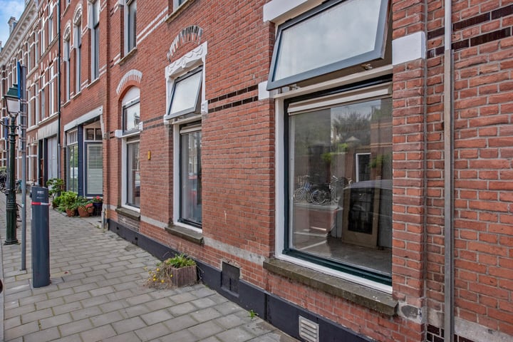 View photo 3 of Obrechtstraat 418