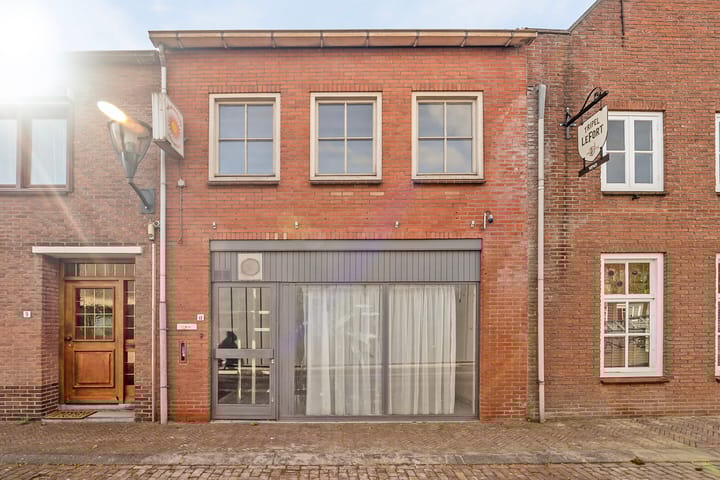 Foto 26 van Overdamstraat 11