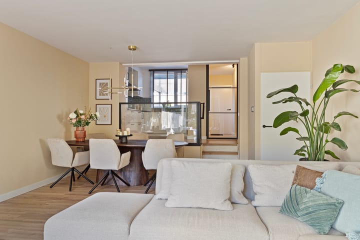 Photo 12 of Isenburgstraat 39