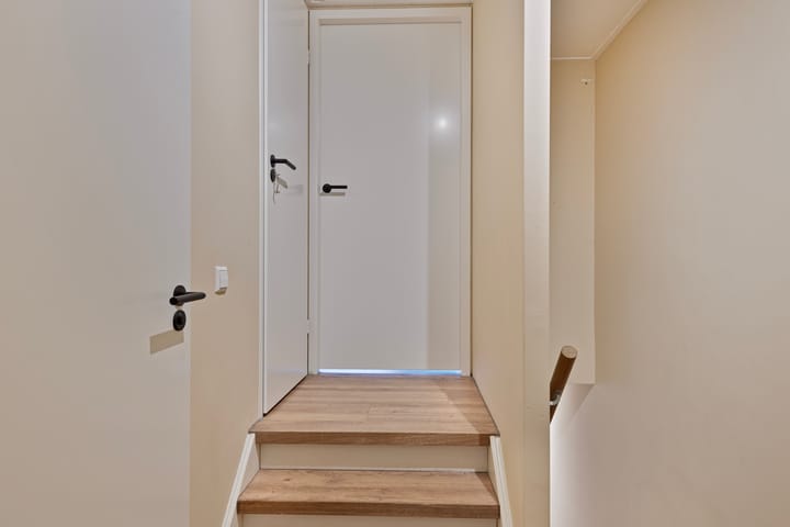 Photo 20 of Isenburgstraat 39