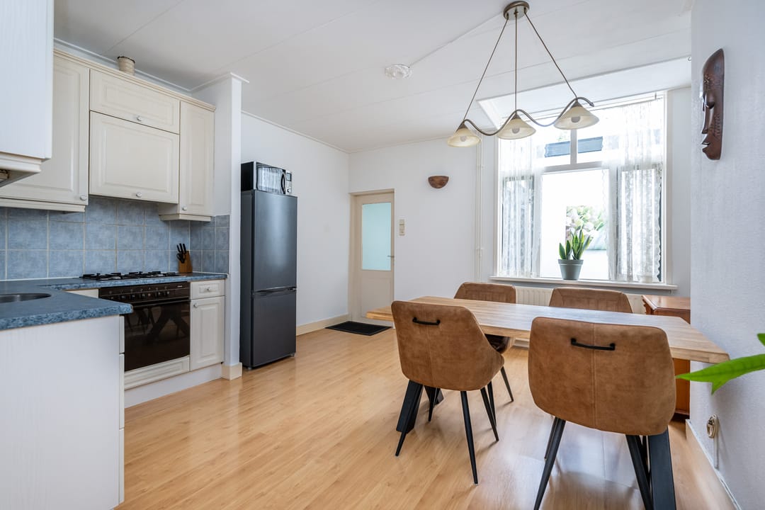 Photo 11 of Voorstraat 8