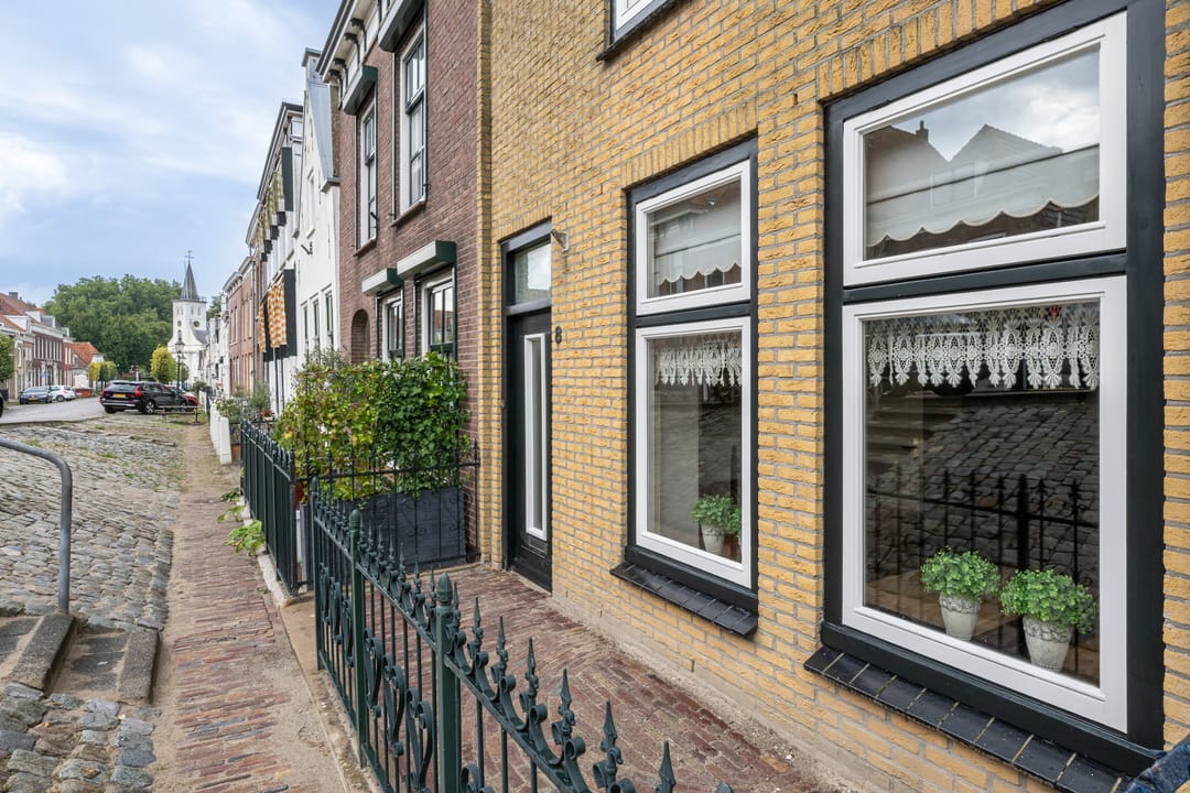 Photo 31 of Voorstraat 8