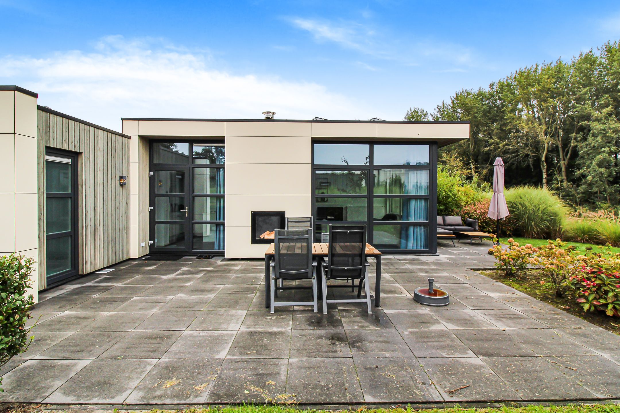 2-bedroom freehold villa in Velsen-Zuid — photo 2 of 5