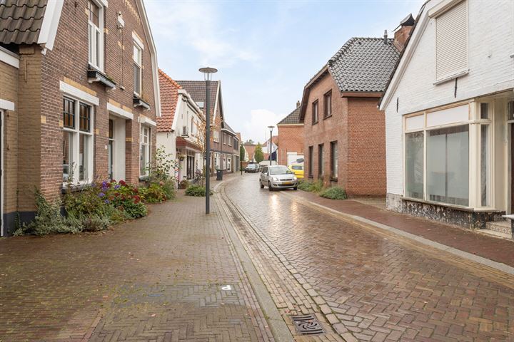 Bekijk foto 35 van Rentenierstraat 30