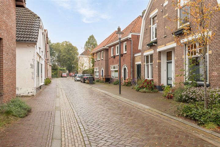 Bekijk foto 36 van Rentenierstraat 30