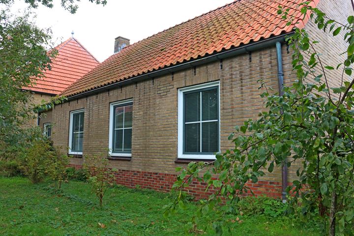 View photo 28 of Camminghastraat 12