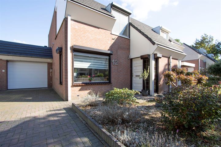 Bekijk foto 2 van Meester Strijbosstraat 12