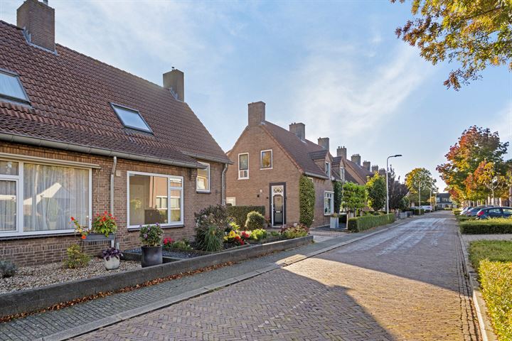 Bekijk foto 4 van Essenpasstraat 22