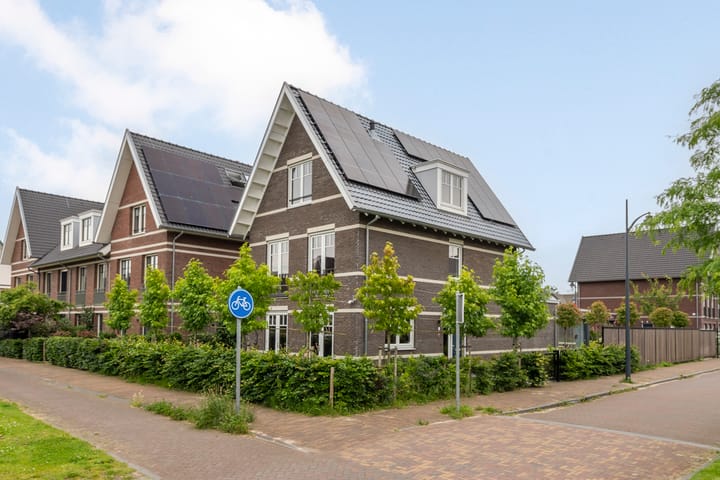 Foto 30 van Lotusbloemstraat 1