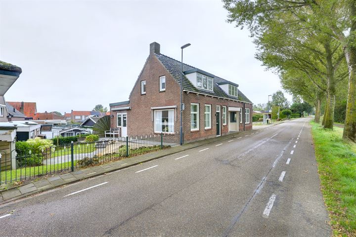 Bekijk foto 2 van Siguitsedijk 22