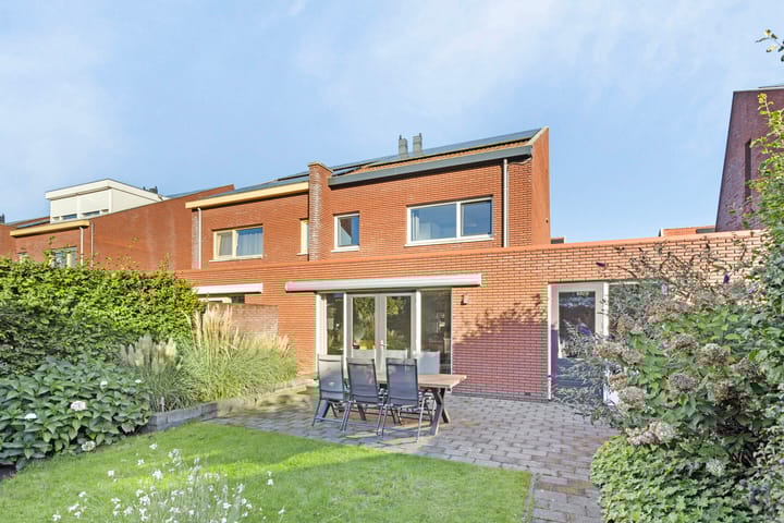 Foto 25 van Pastinaak 5