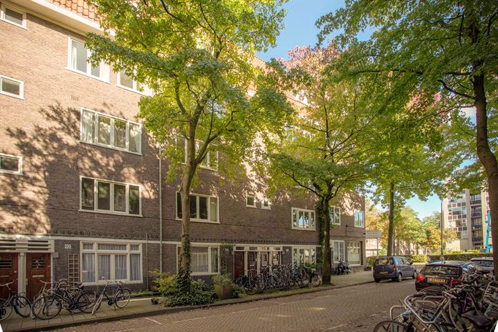 Bekijk foto 36 van IJselstraat 40-H