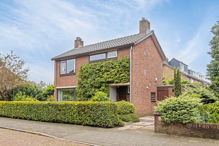 Foto 1 van van Dorthstraat 6