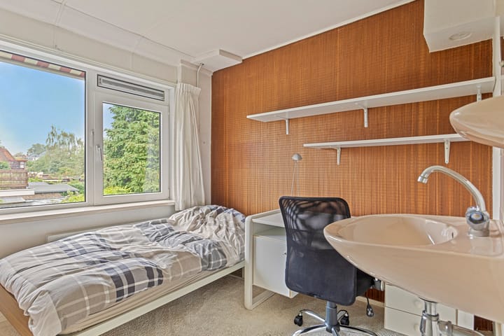 Foto 15 van van Dorthstraat 6