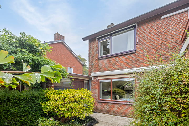 Foto 20 van van Dorthstraat 6