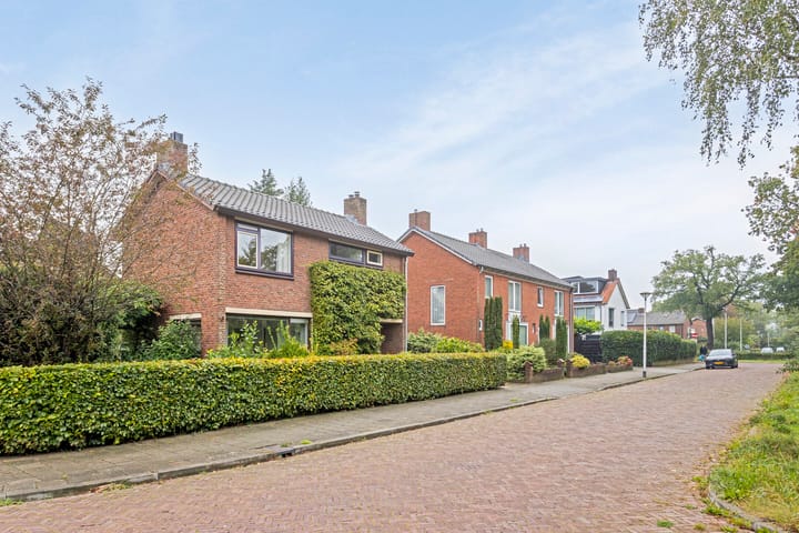 Foto 22 van van Dorthstraat 6