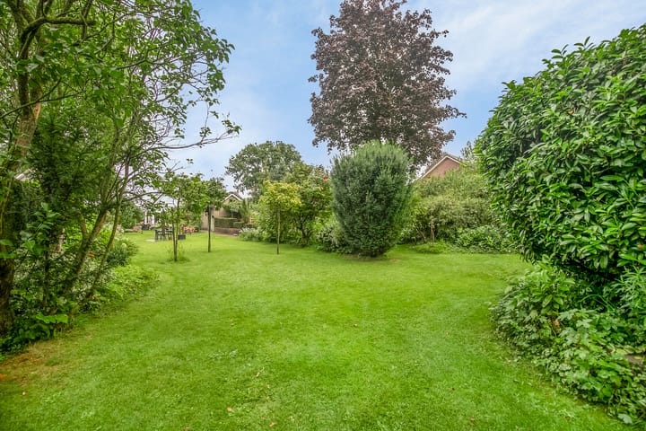 Photo 4 of Pastoor van Tielstraat 2