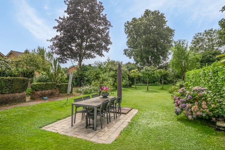 Photo 3 of Pastoor van Tielstraat 2