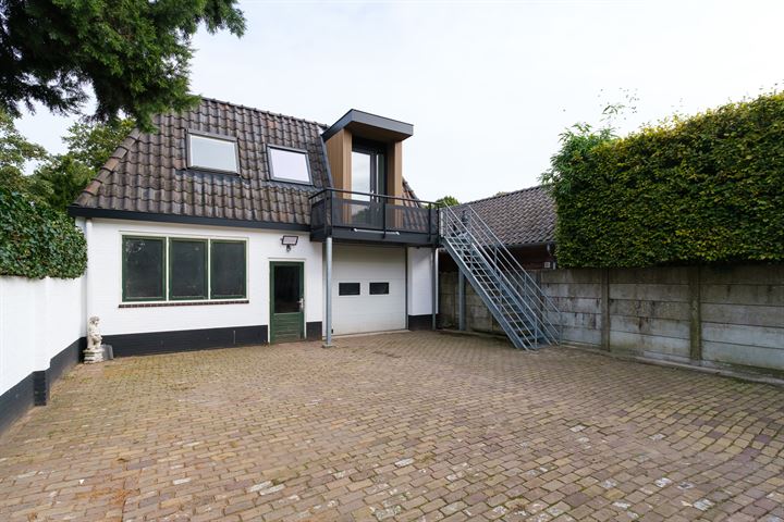 Wagenpad 16 GED, Laren (NH)