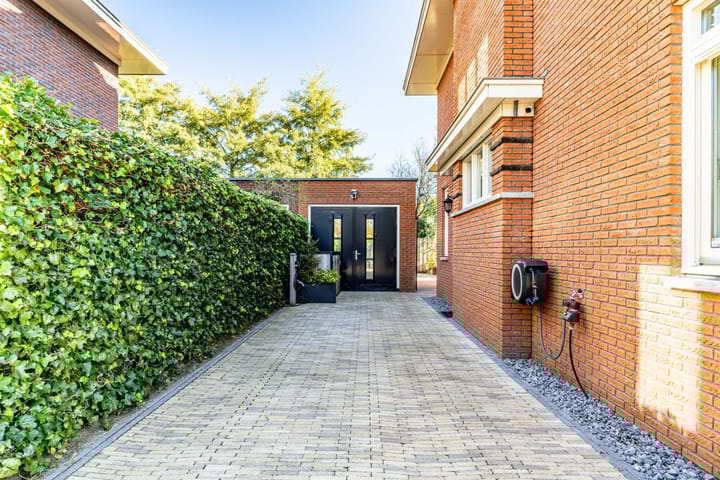 Foto 56 van Burgemeester Verver-Aartsenlaan 16