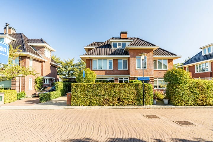 Foto 64 van Burgemeester Verver-Aartsenlaan 16