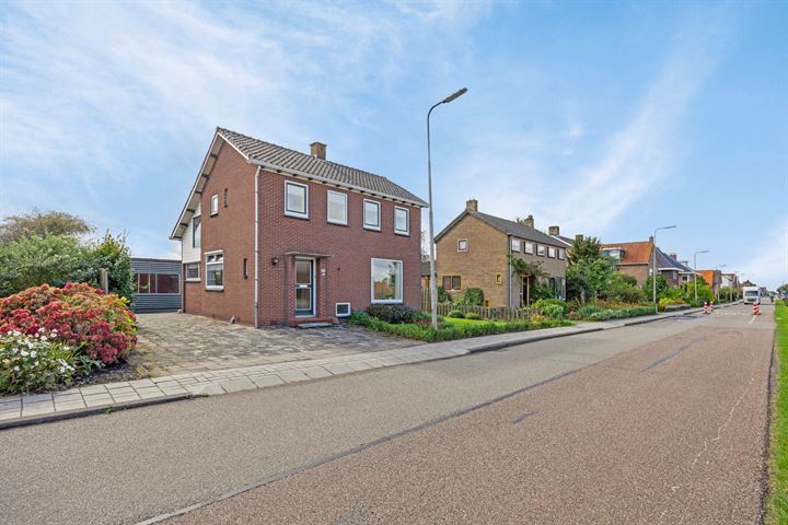 View photo 2 of Langeweg 40