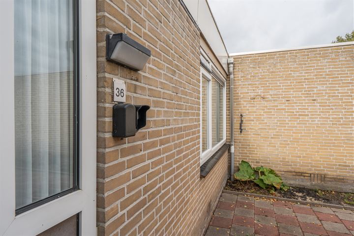 View photo 11 of Merwedestraat 36