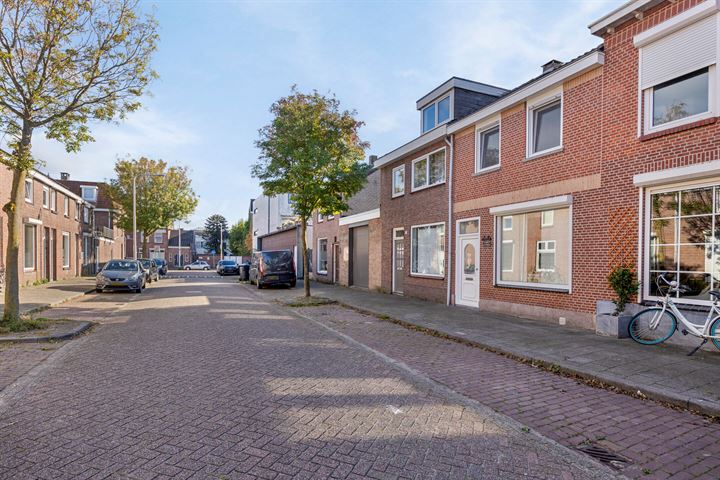 Bekijk foto 38 van Oeverstraat 77