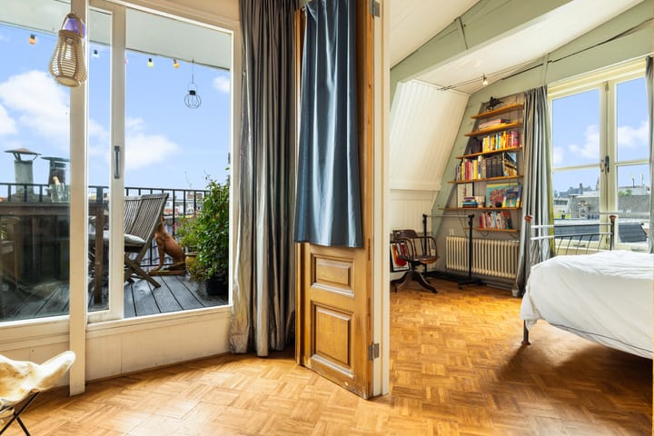 Foto 31 van Oudezijds Achterburgwal 128-C