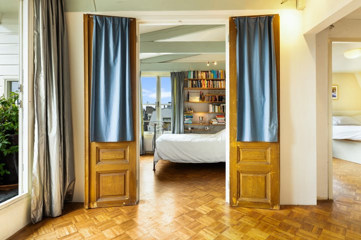 Foto 35 van Oudezijds Achterburgwal 128-C