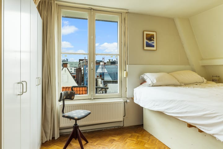 Foto 37 van Oudezijds Achterburgwal 128-C