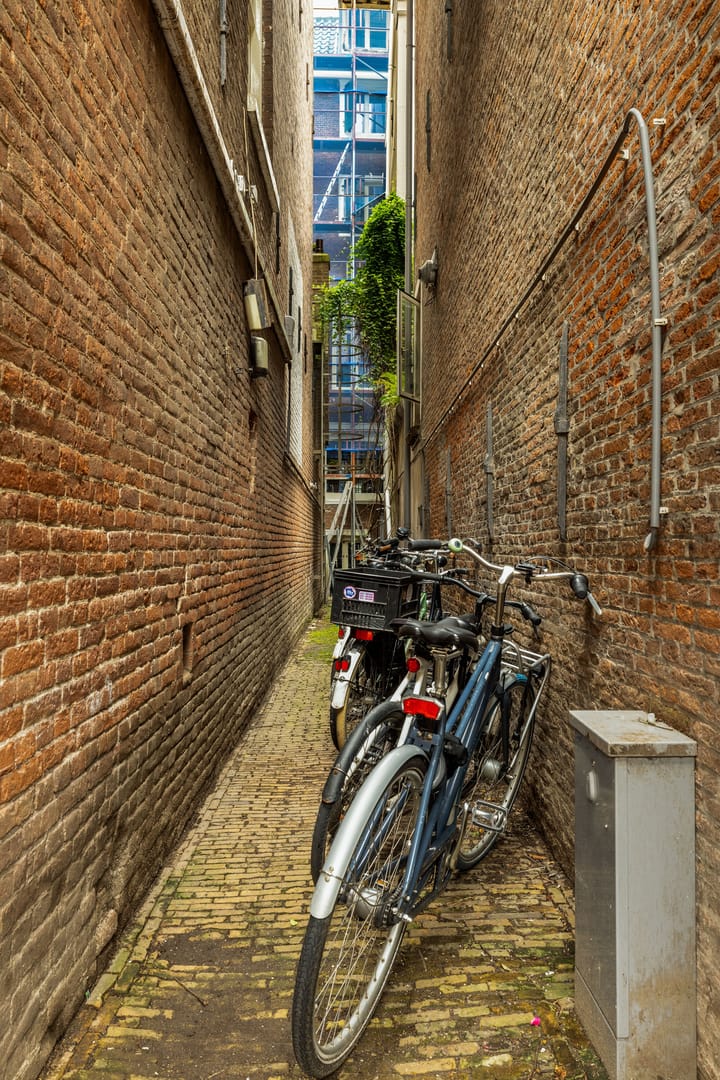 Foto 47 van Oudezijds Achterburgwal 128-C