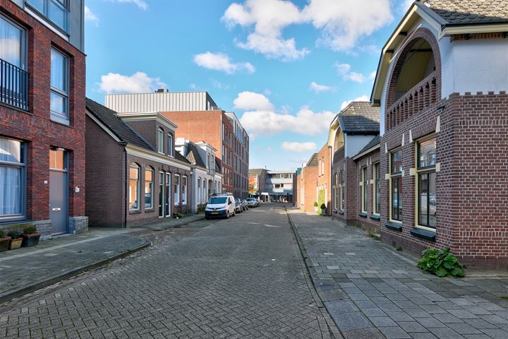 Bekijk foto 44 van Nijlandstraat 14