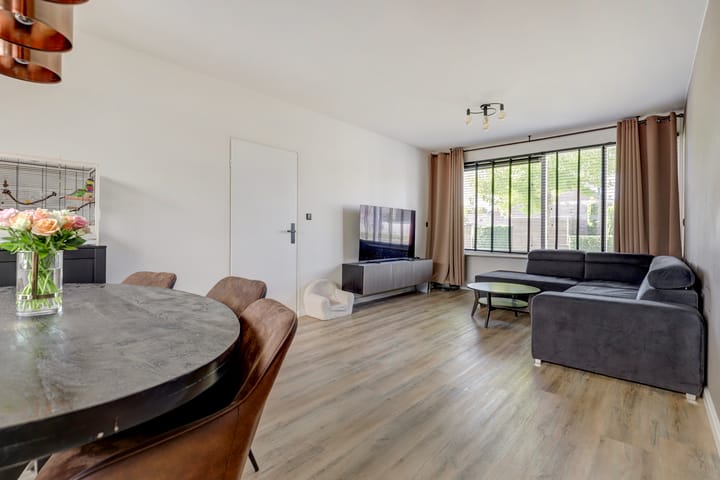 Foto 2 van Heilige Stoel 4501