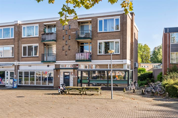 Graaf Waltgerlaan 37, Tiel