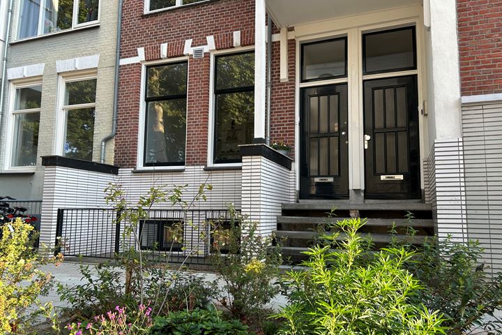 Bekijk foto 1 van Cornelis Houtmanstraat 8