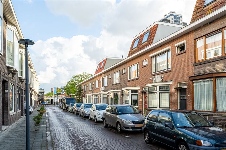 Bekijk foto 1 van van Riebeeckstraat 61