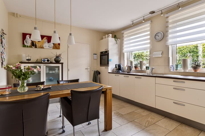 Foto 23 van Baroniestraat 32