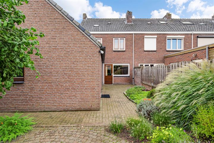 View photo 22 of Brededwarsstraat 23