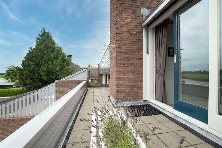 Bekijk foto 47 van Graaf Lodewijklaan 9