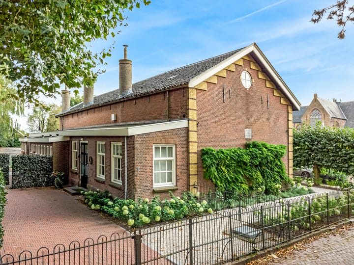 Foto 1 van Schoolstraat 2