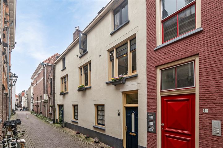 View photo 1 of Sint Jacobstraat 9