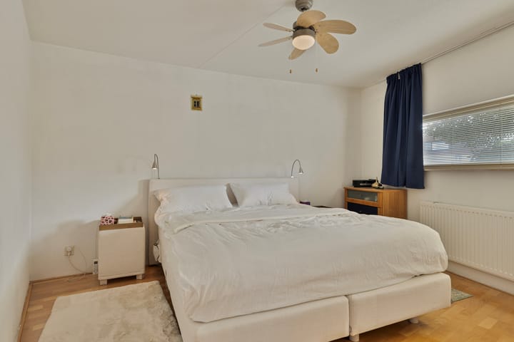 Photo 32 of Gouwe 64