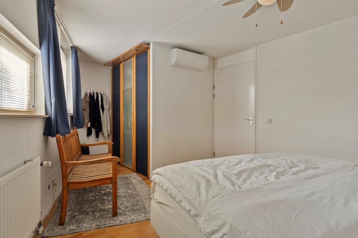 Photo 33 of Gouwe 64