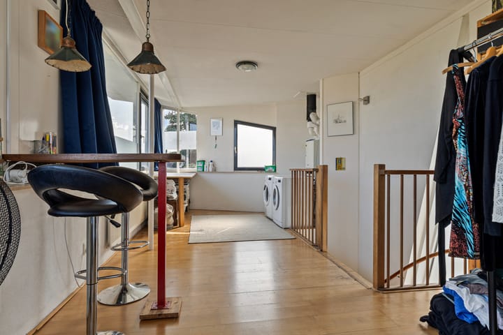 Photo 37 of Gouwe 64