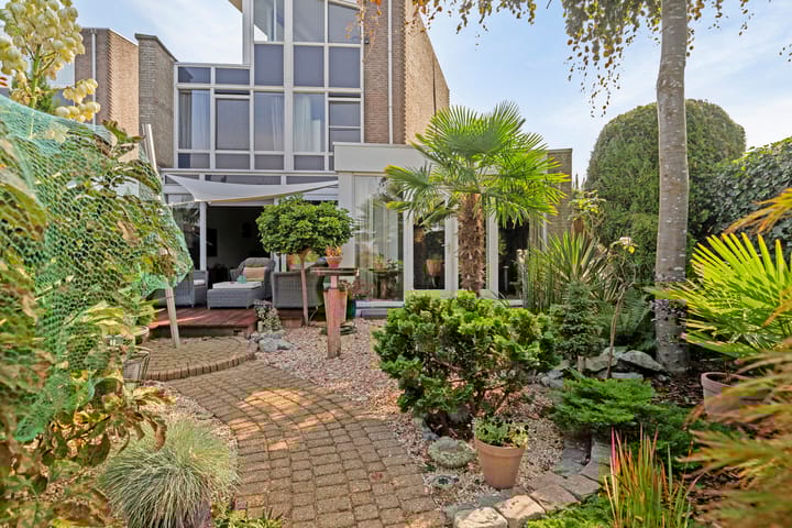 Photo 17 of Gouwe 64